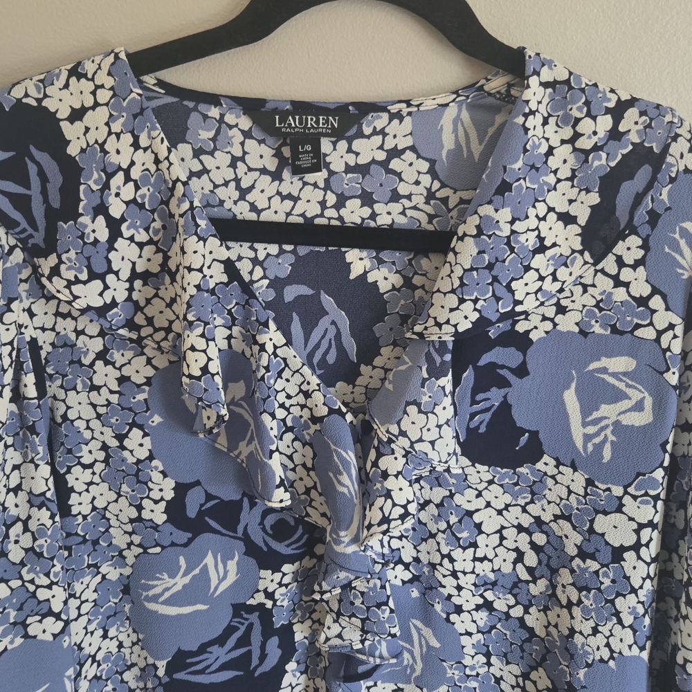 Lauren Ralph Lauren Floral Printed Ruffled Blouse Size Large Blue White NWOT - Picture 2 of 6